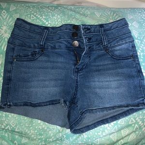 Light/dark blue jean shorts